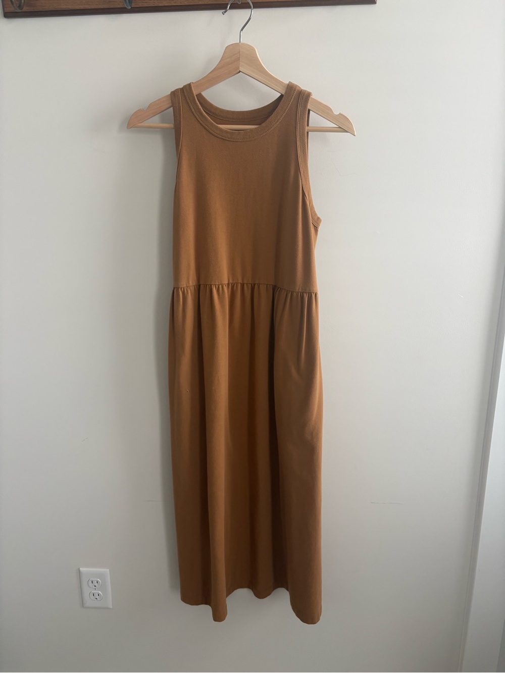 a new day Sleeveless Midi Dress in Caramel Brown